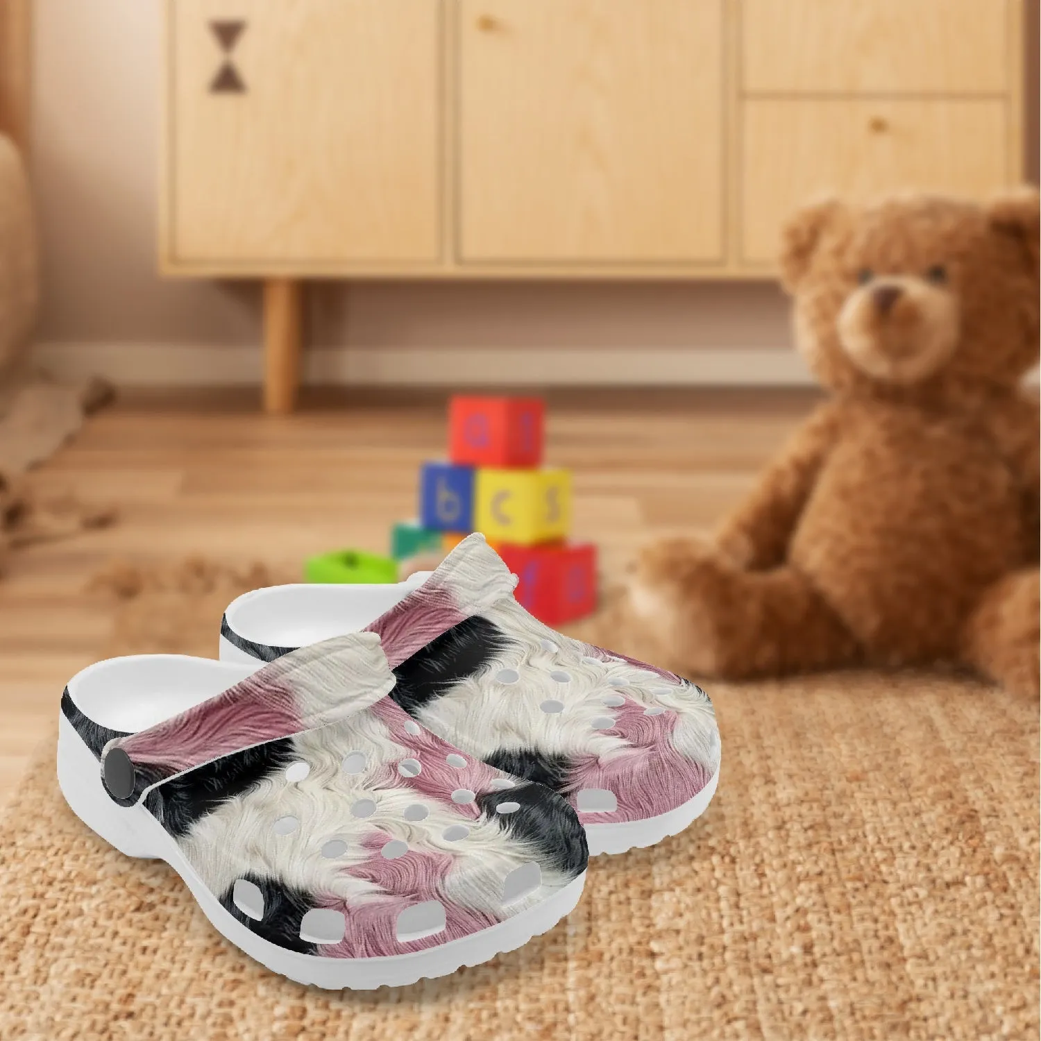 626. Kids Clogs
