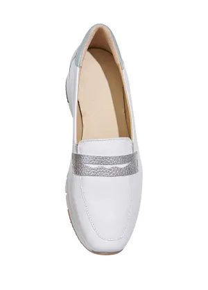 Comfort width leather moccasin