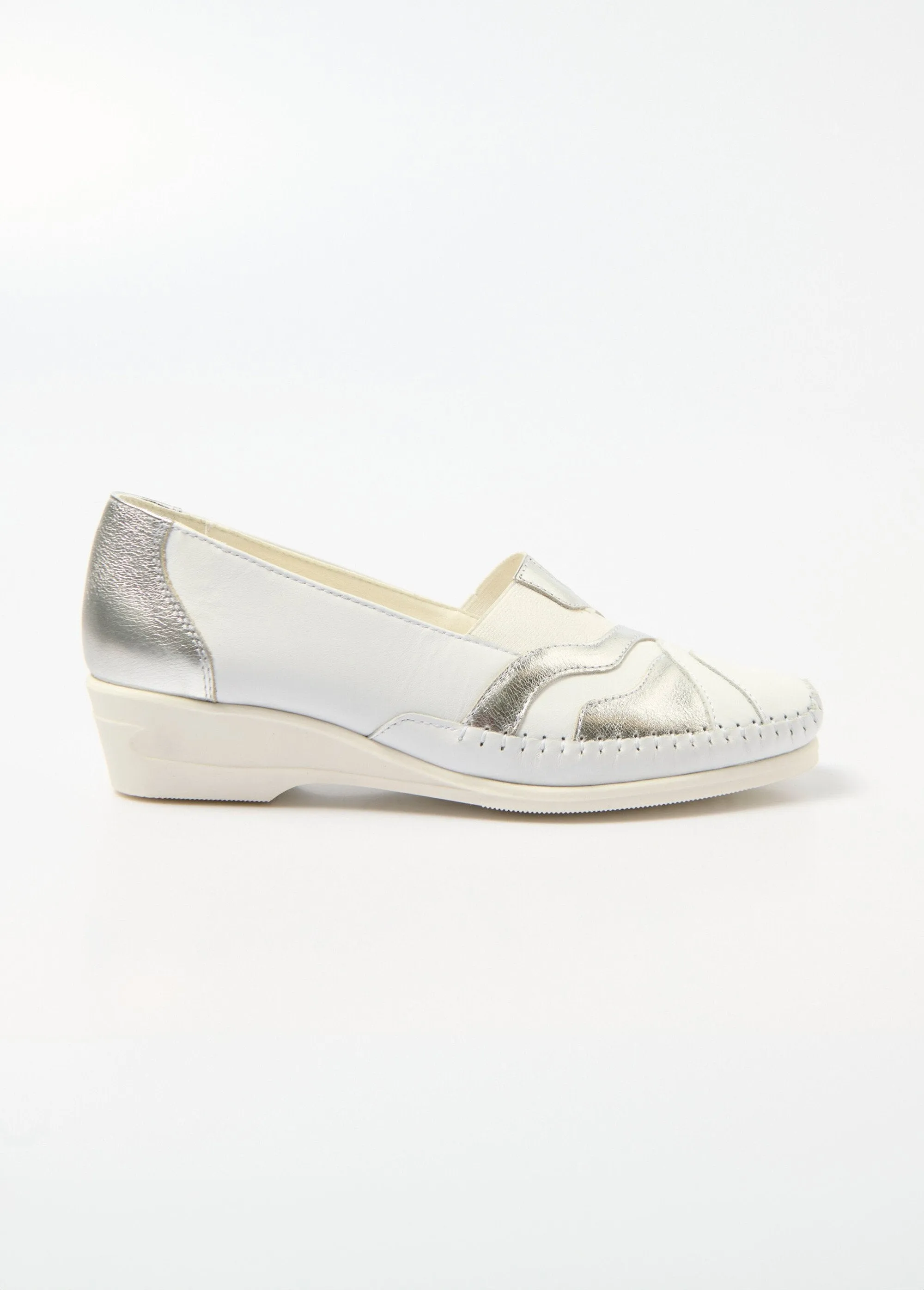 Elasticated leather loafers, comfort width