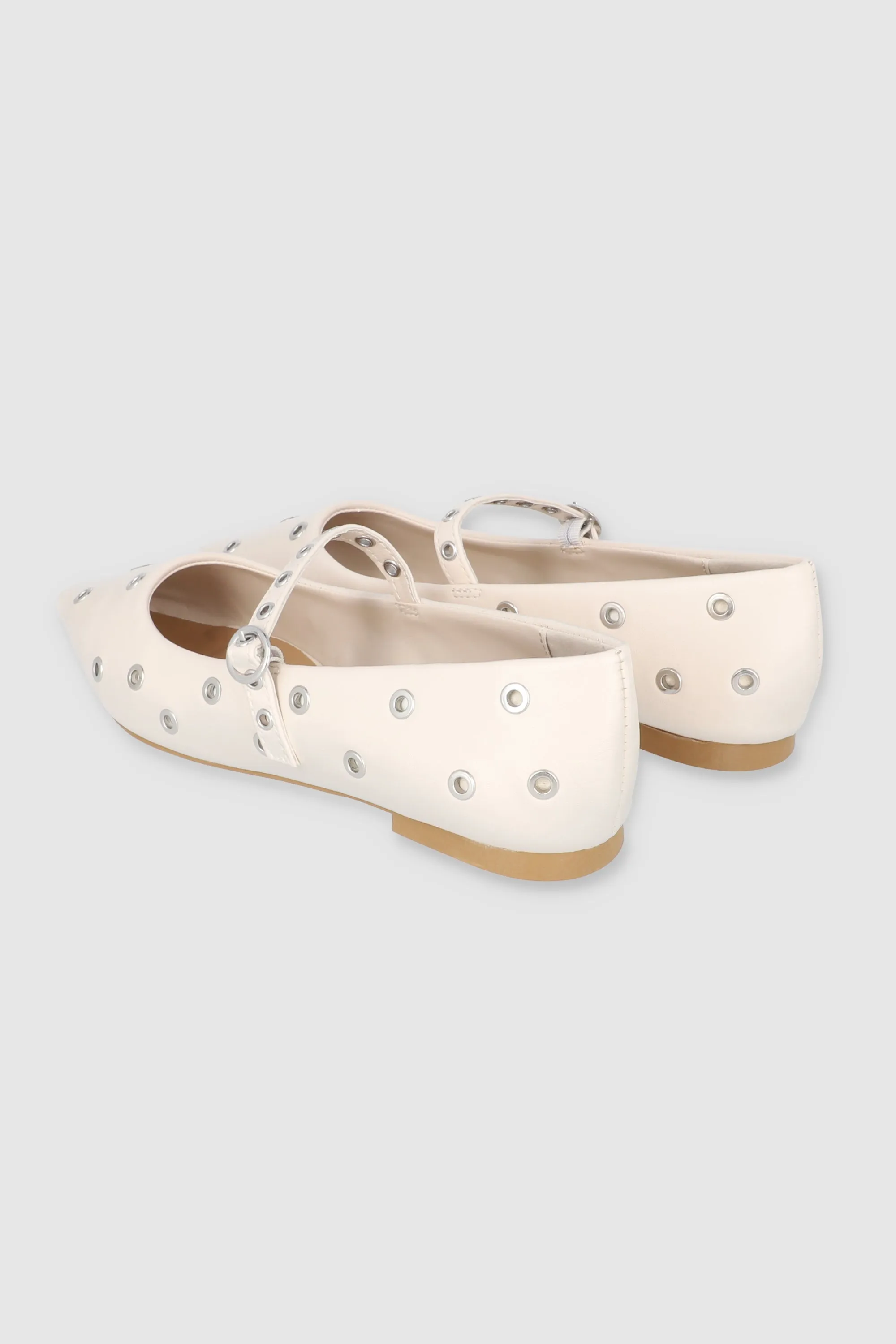Flat puntal eyelets tira