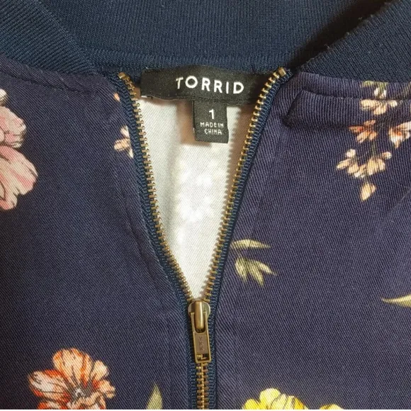 Torrid Bomber Jacket Woman Plus 1X Twill Navy Floral Cottage Boho Fairy Grunge