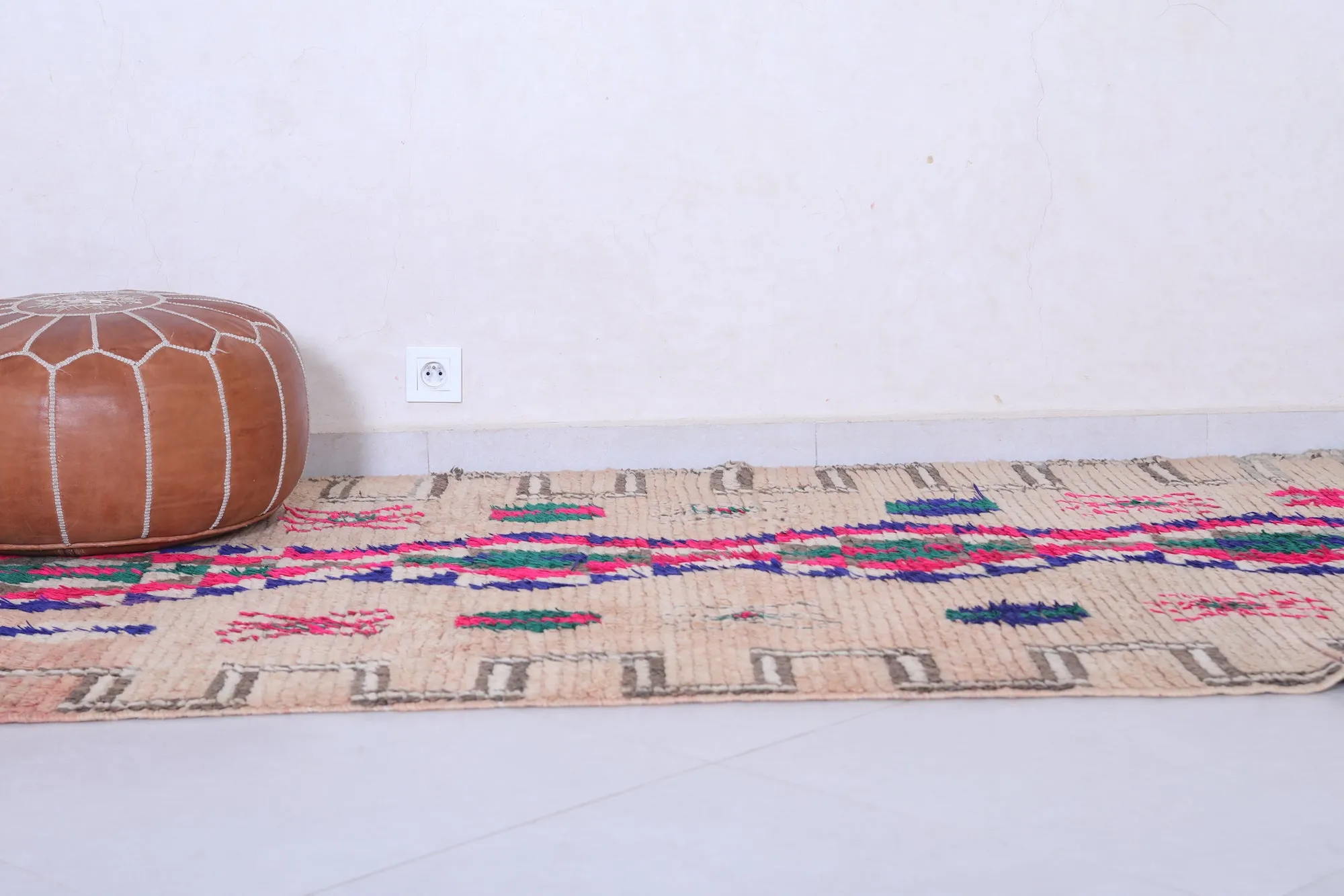 Vintage Berber Rug - Handwoven Moroccan Treasure 4.2 X 8.1 Feet