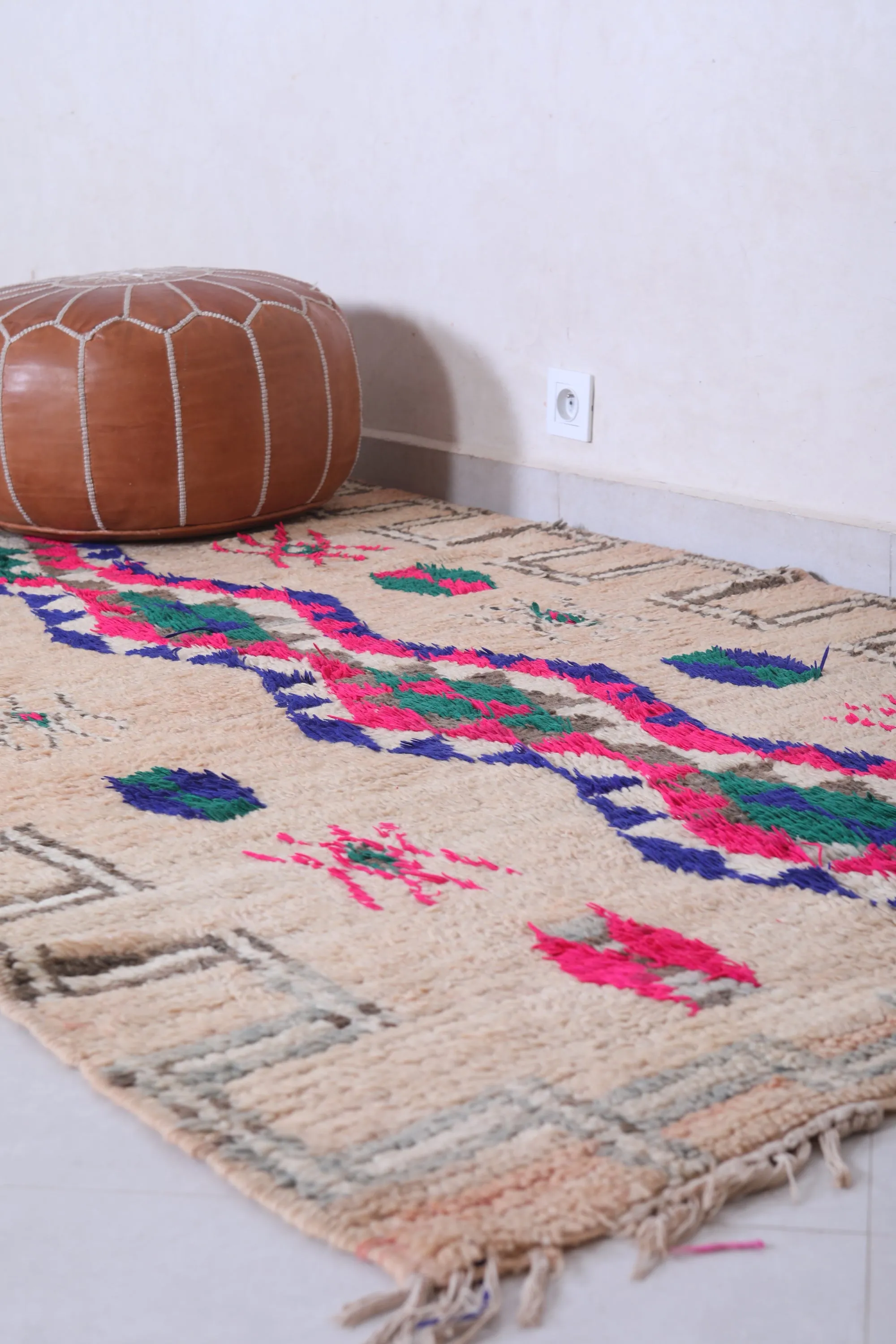 Vintage Berber Rug - Handwoven Moroccan Treasure 4.2 X 8.1 Feet
