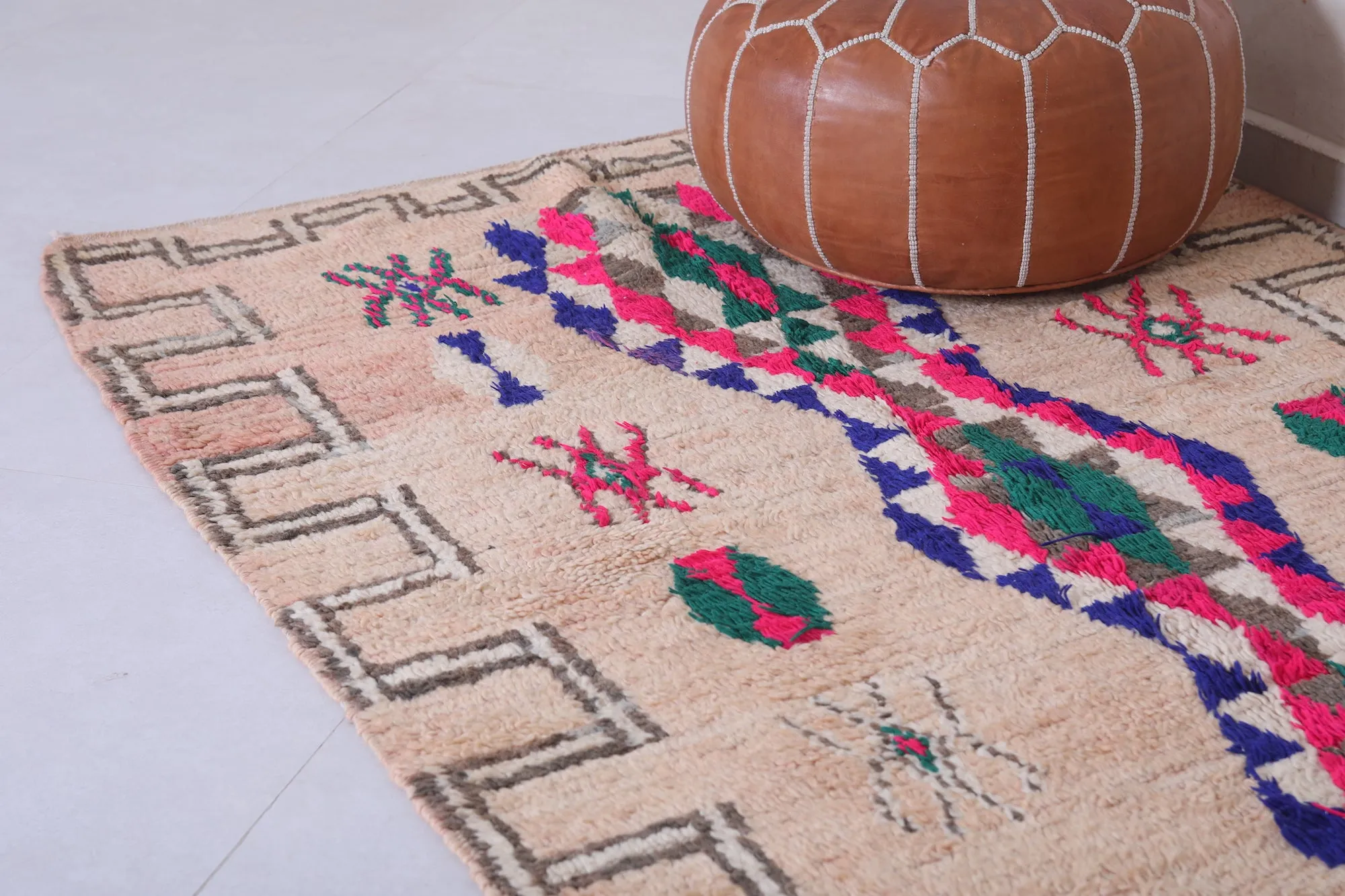 Vintage Berber Rug - Handwoven Moroccan Treasure 4.2 X 8.1 Feet