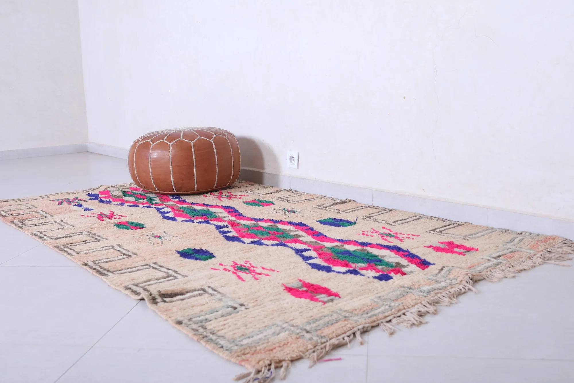 Vintage Berber Rug - Handwoven Moroccan Treasure 4.2 X 8.1 Feet
